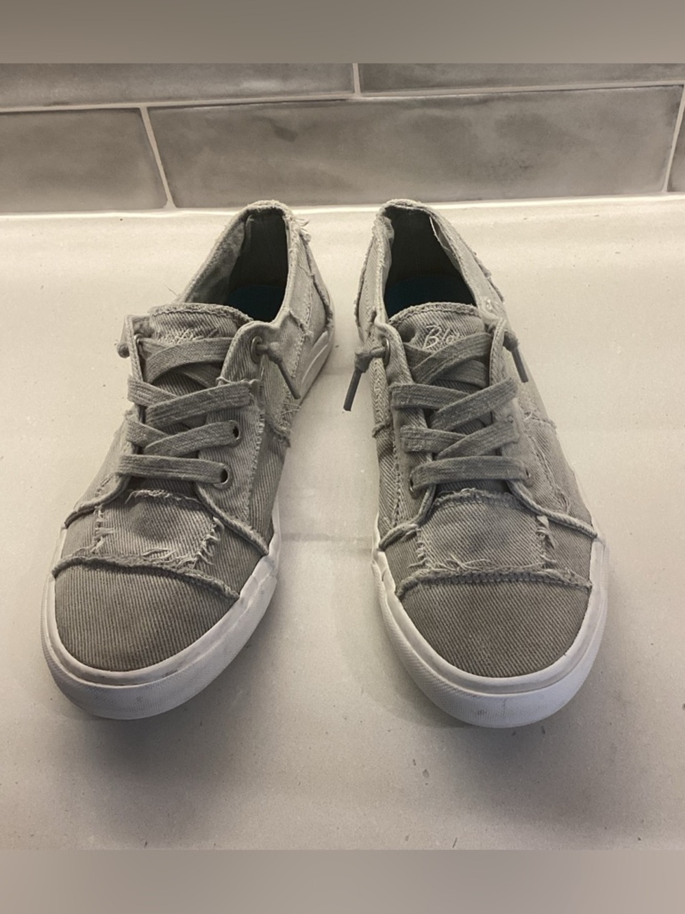 Blowfish Malibu Women's Gray Low-Top Casual slip on Sneakers
